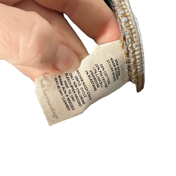 Soft Surroundings Medium Wash High Rise Straight Leg Pull On Jeans Medium Petite - Picture 4 of 9